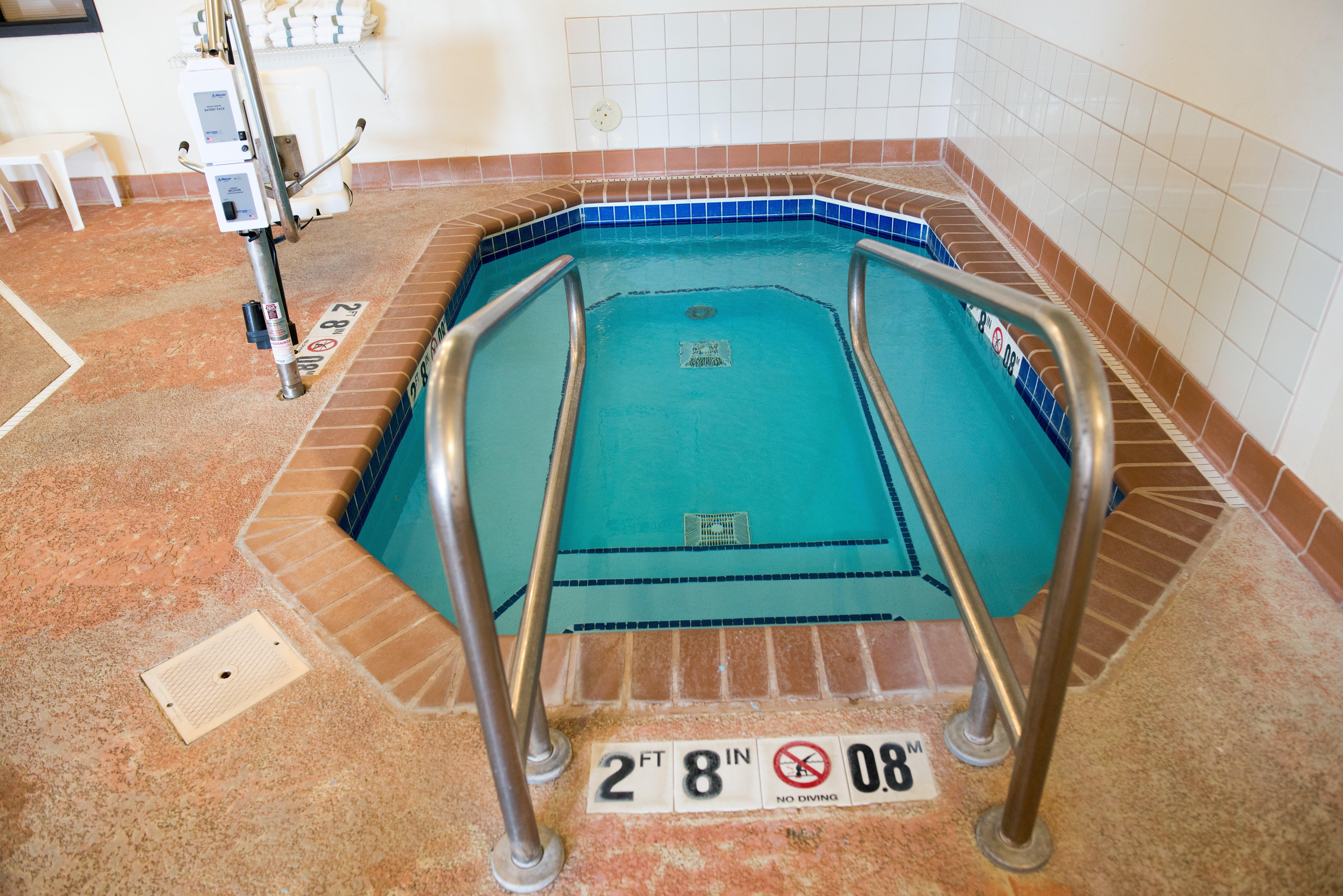 Holiday Inn Express Hotel & Suites Chanhassen By Ihg Esterno foto