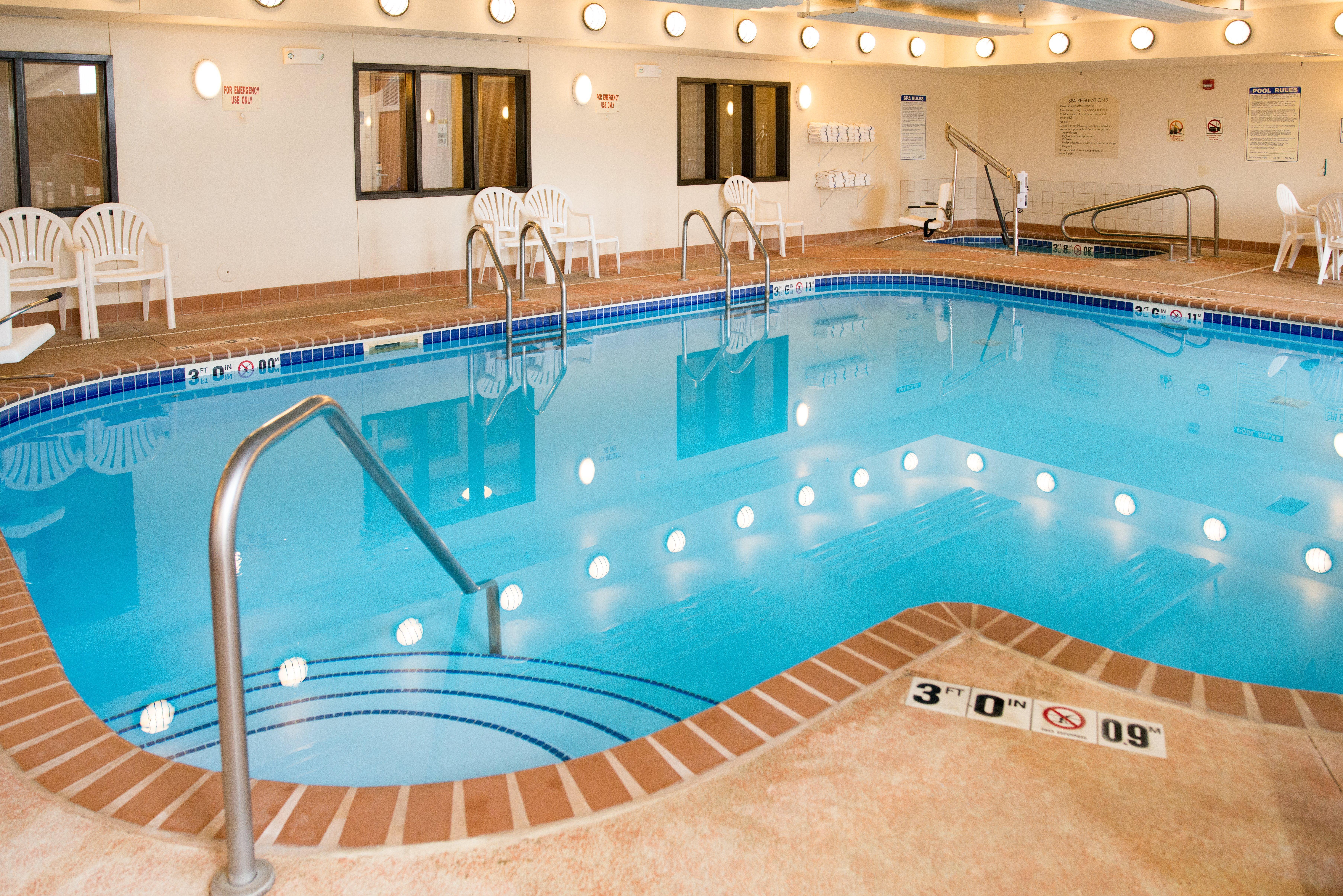 Holiday Inn Express Hotel & Suites Chanhassen By Ihg Esterno foto