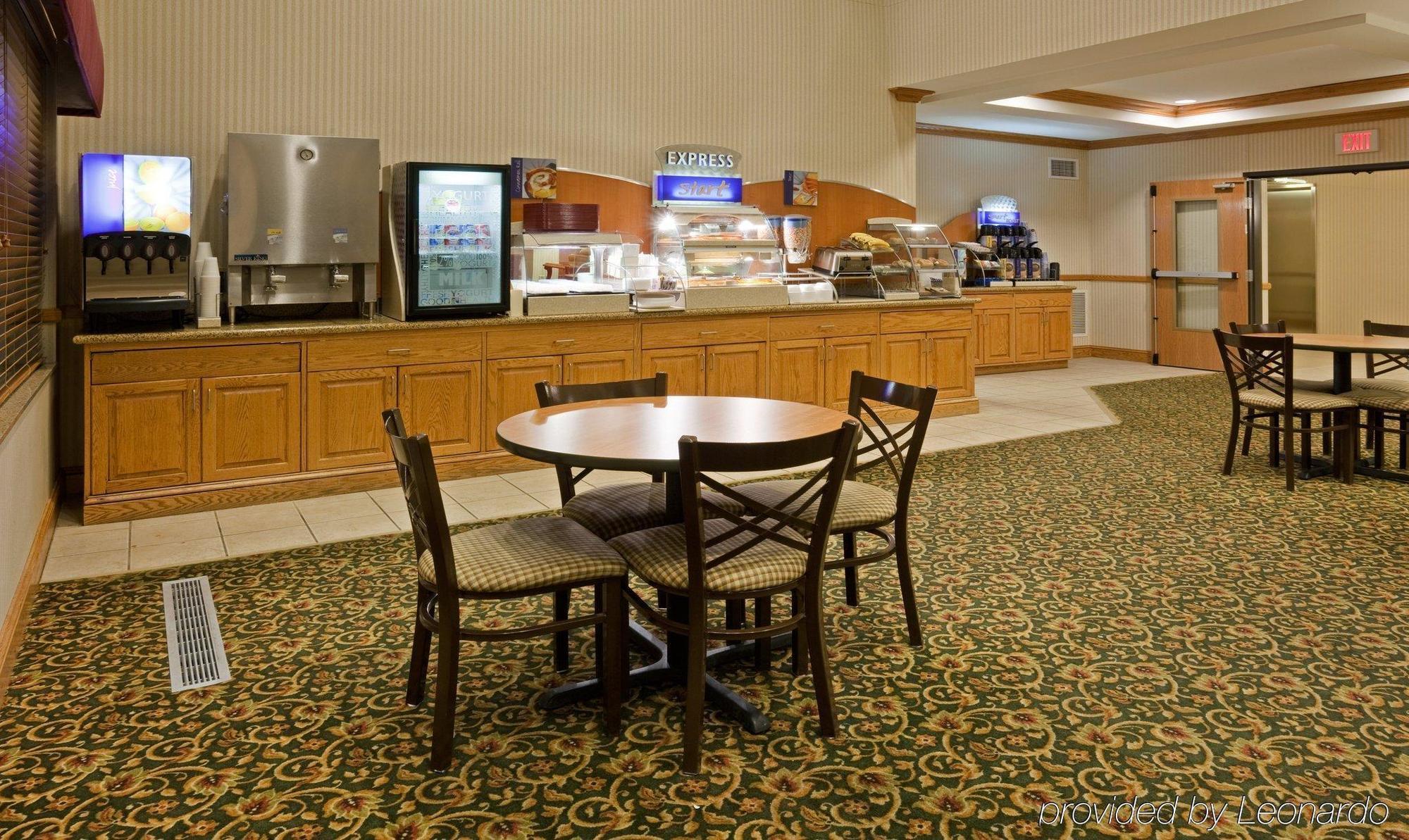 Holiday Inn Express Hotel & Suites Chanhassen By Ihg Esterno foto