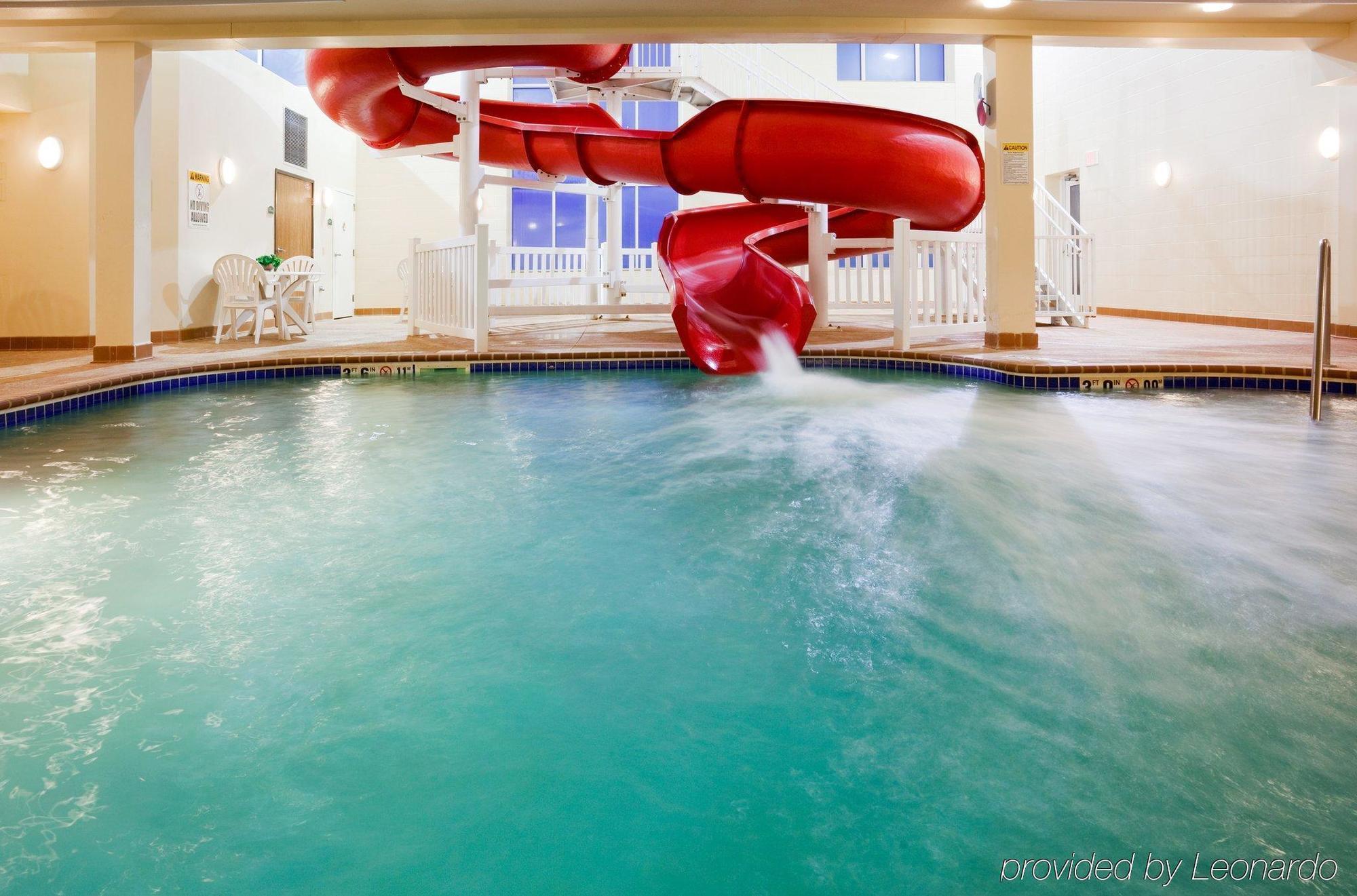 Holiday Inn Express Hotel & Suites Chanhassen By Ihg Esterno foto